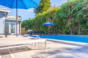Villa Aura Heated Pool 4 Bedrooms 5 minutes to the Ocean